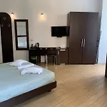 Thewesley בית הארחה 4*